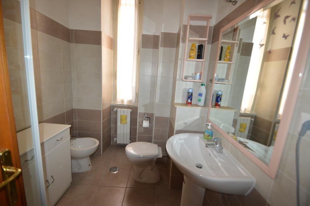 Casa Vacanze Zio Gionni โรม ภายนอก รูปภาพ